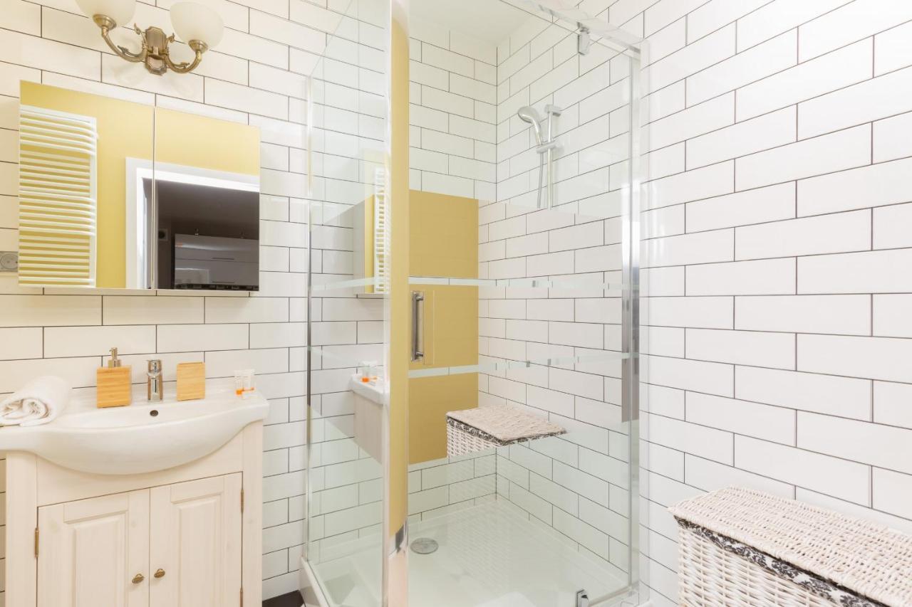 Elegancki Apartament W Centrum Gdyni Z Parkingiem By Noclegi Renters グディニャ エクステリア 写真
